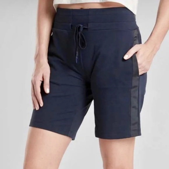 Athleta Pants - New Athleta Navy Blue Metro Downtown 7’ Shorts Women’s M